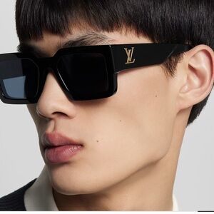 Louis Vuitton LV Clash Square Sunglasses $495